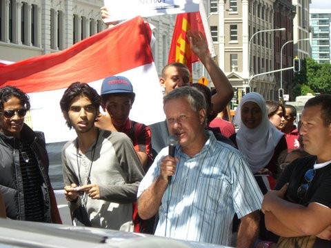 Keith with NZ Egyptians calling for Mubarak resignation and democracy in Egypt